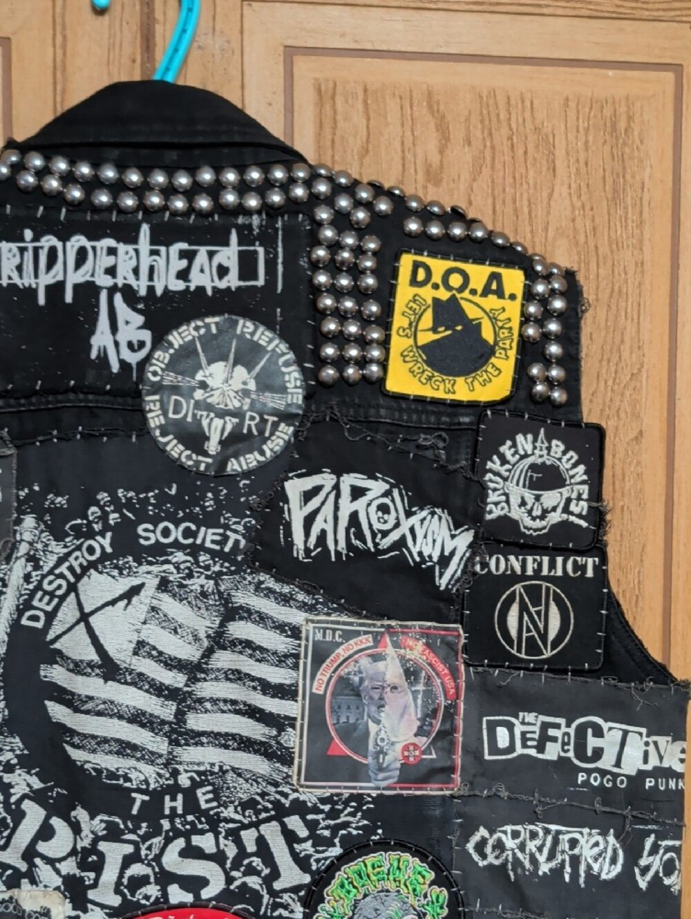 Black Studded Punk Vest with Band Patches - Picture 7 of 9